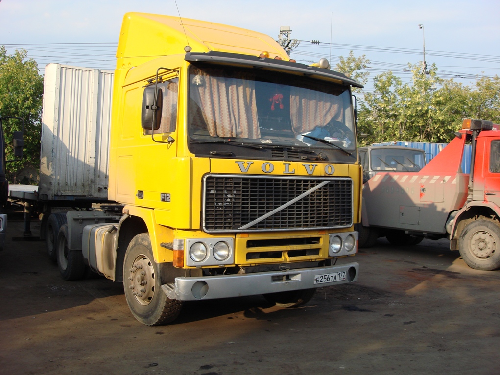  VOLVO F12