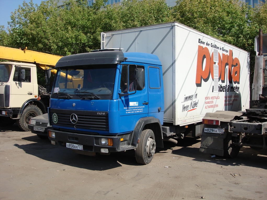  Mercedes-Benz 1124
